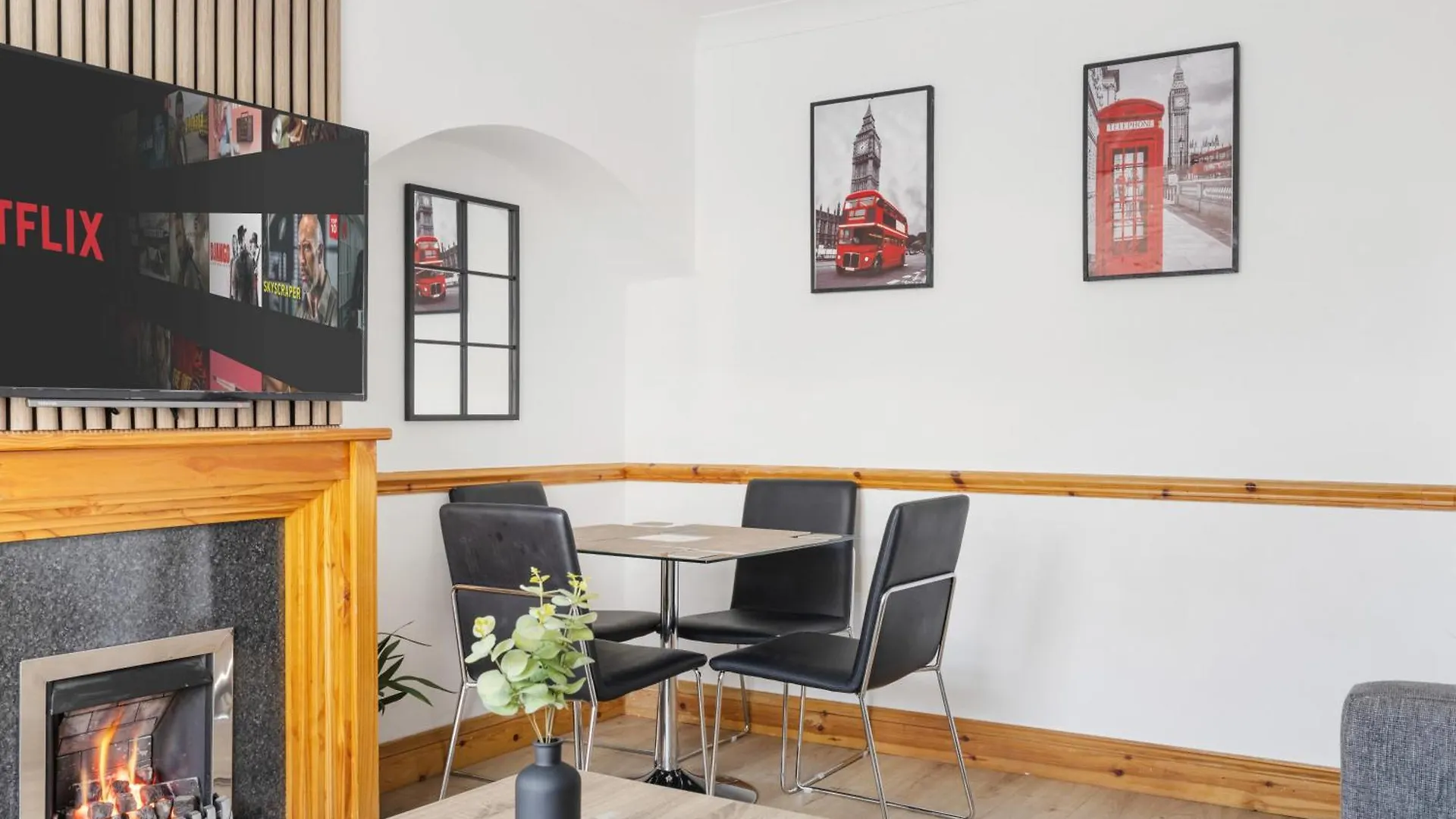 ゲストハウス Luxurious 4 Bedroom Home ダグナム イギリス