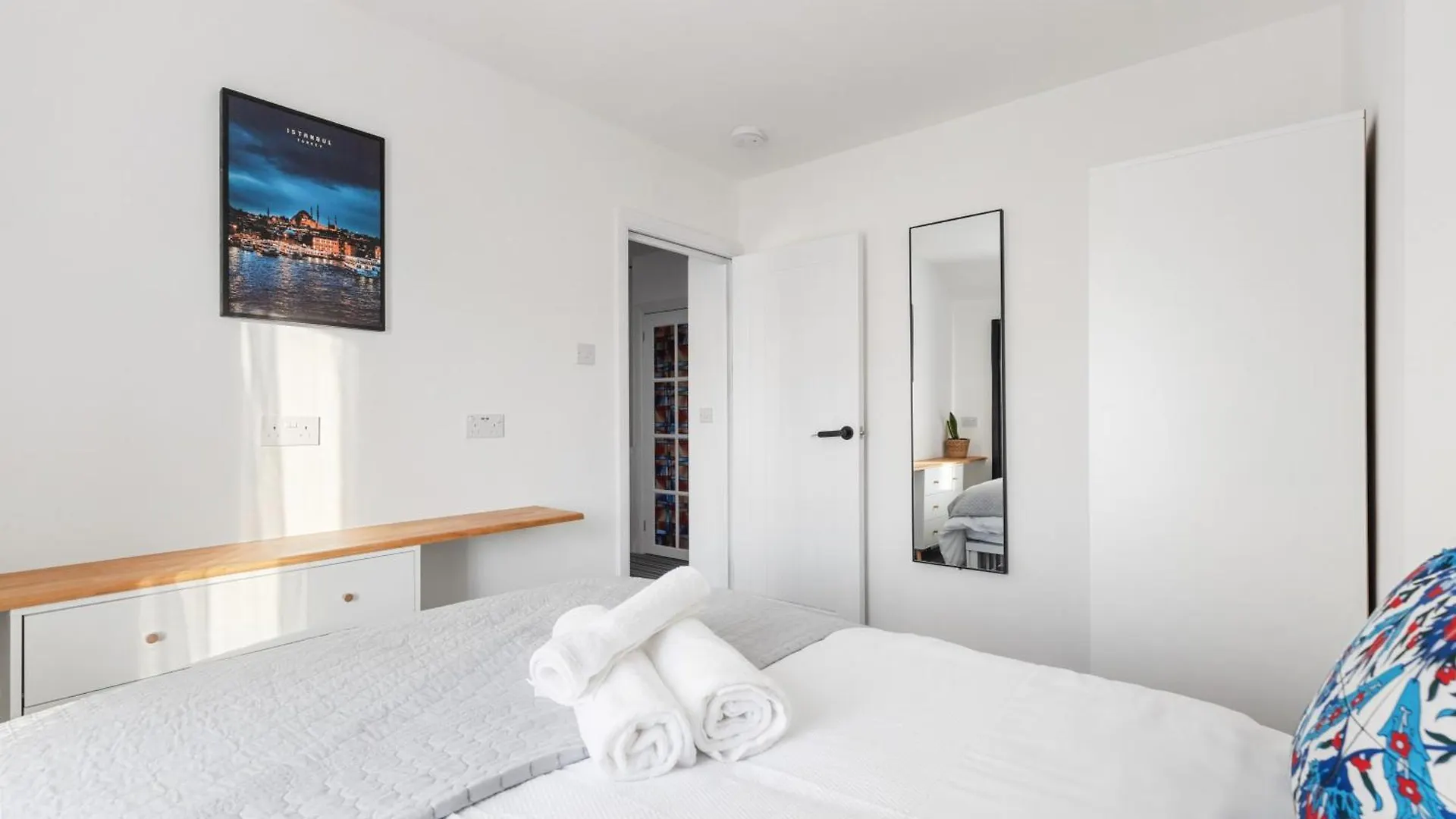 Luxurious 4 Bedroom Home ダグナム